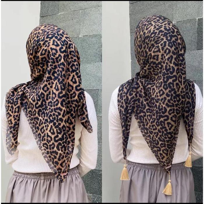Segiempat Leopard Premium Jilbab Motif Macan Tutul Bahan Ceruty Babydoll
