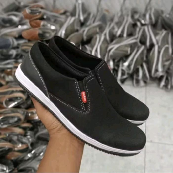 Sepatu Casual Pria Sepatu santai Kerja pria DC02 Sport flat Shoes anti slip Simpel sandal Slip on & 