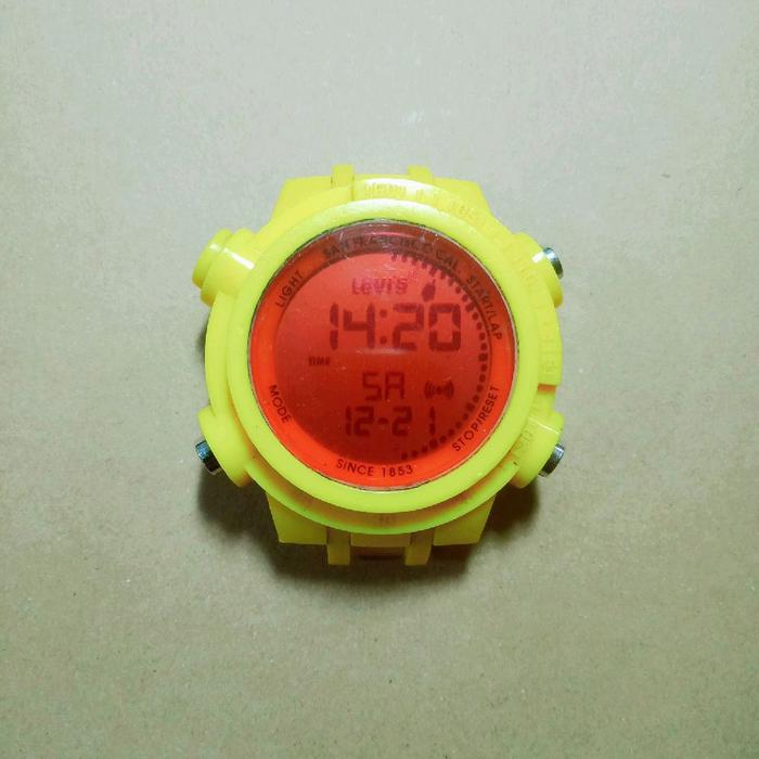 jam ori levis yellow masih bagus banget