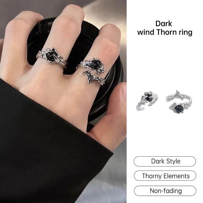 COD 2pcs/Set Cincin Titanium Bunga Berduri Gaya Gelap Wanita Hitam Keren Cincin Pria Tekstur Kristal