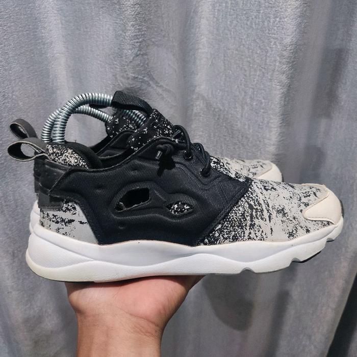 Sepatu Reebok Furylite 3.0 Hyper Green Sepatu Sneaker Pria dan Wanita Size 36