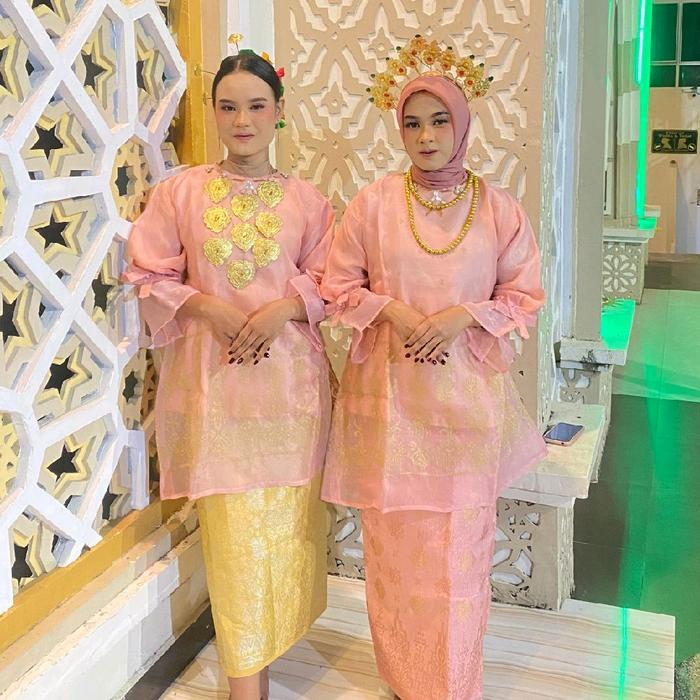baju pesta / baju bodo / baju adat bugis