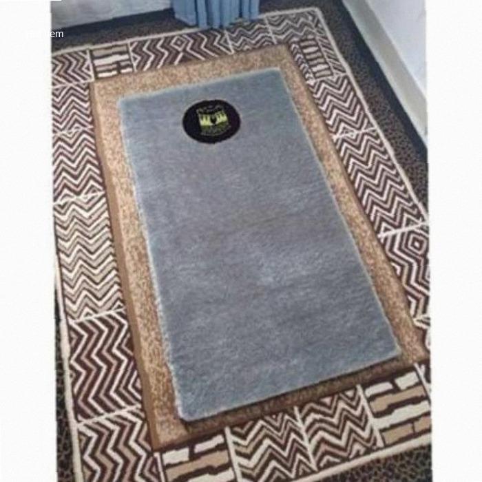 Sajadah Muslim Polos Tebal Bulu Rasfur Lembut Nyaman Busa Royal Foam Uk 110x65x5 Motif Kabah Bordir 