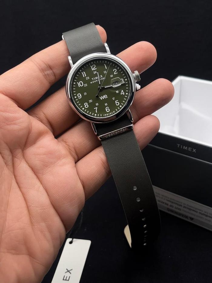 Timex Weekender TW2W87000 Indiglo Green Dial Green Leather Strap