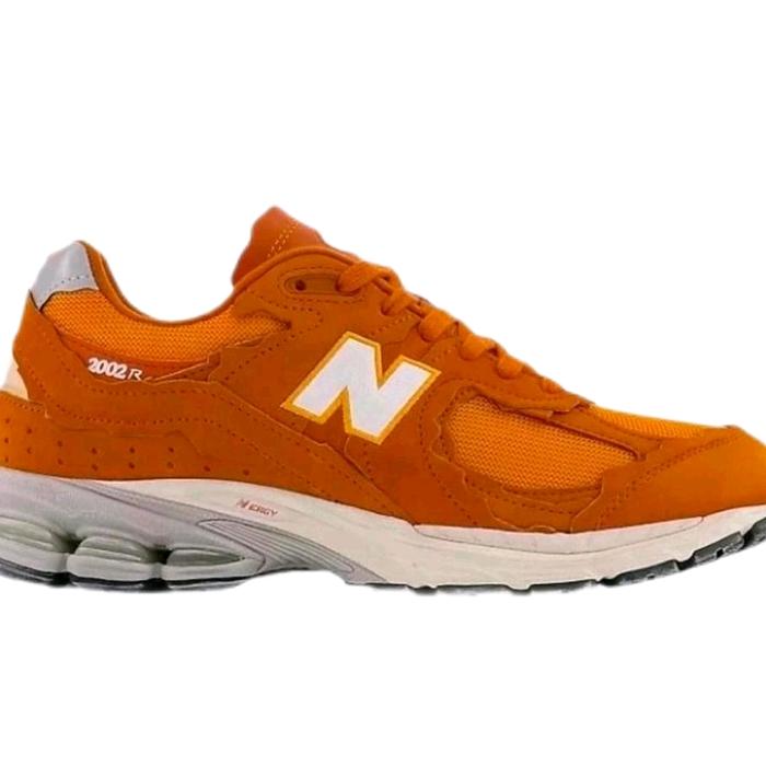 sepatu NB 2002r protection orange untuk pria dan wanita Shoes Casual