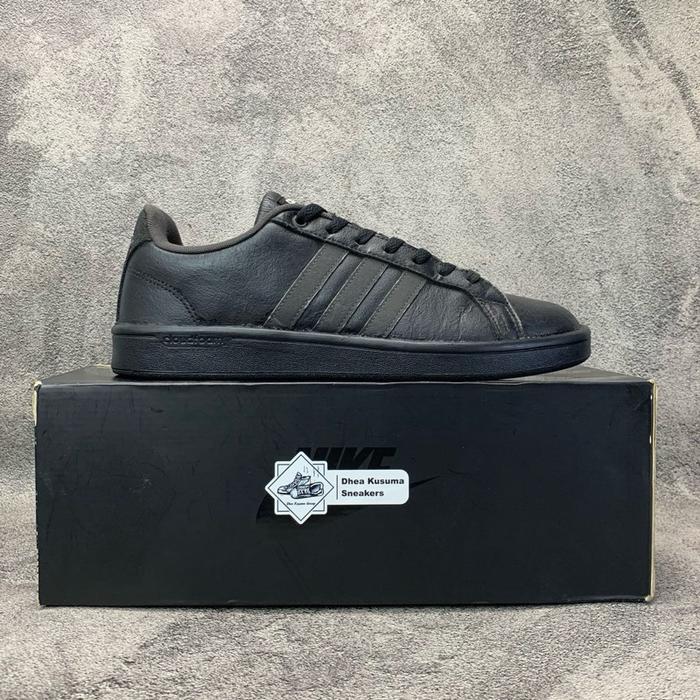 Sepatu Second Adidas Neo Black Size 43 1/3 Original Guarantee 100%