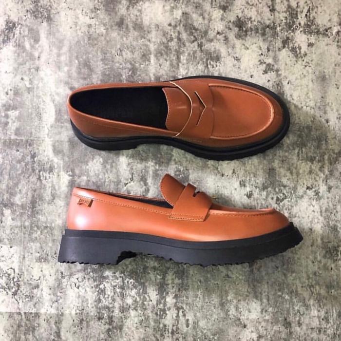 Sepatu loafer camper original