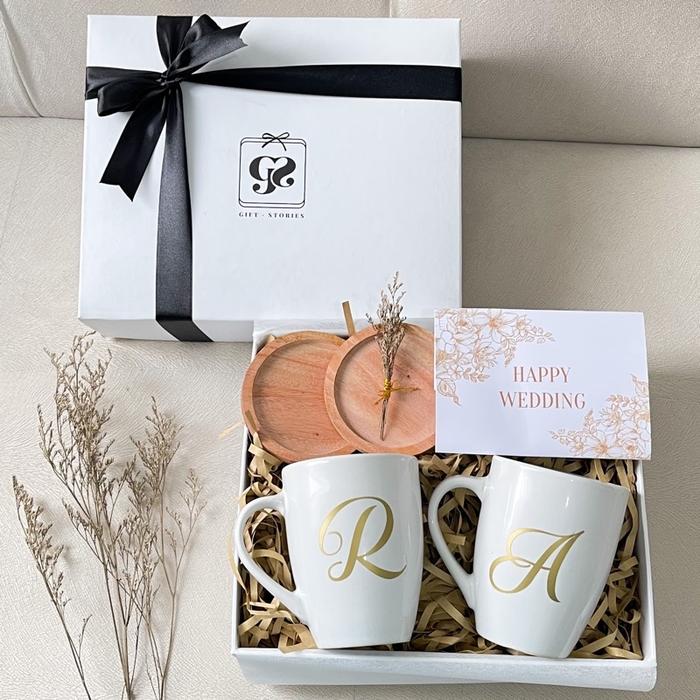 Hampers Mug / Mug Initial Nama / Mug Custom / Mug Couple / Kado Pernikahan / Hampers Wedding
