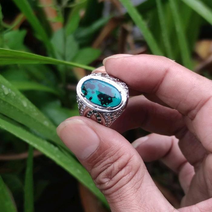 Bacan Majiko Tanah Hitam  ring kuningan sari