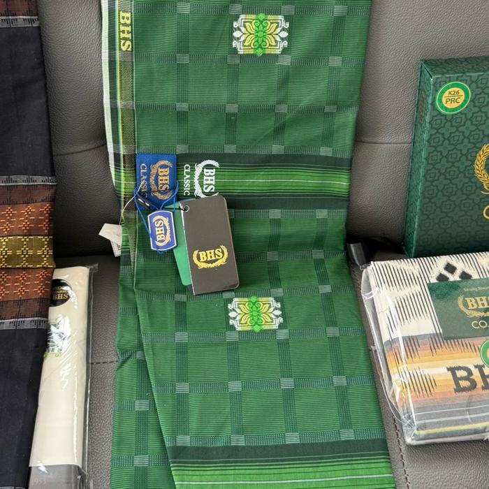 BHS Kain Tenun Tradisional Hijau Motif Kotak-Kotak Elegan untuk Pakaian Harian dan Acara Spesial