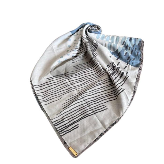 KAMI X PUTERI TEVAZU SCARF GREY (Preloved) Hijab Muslim Kerudung Segi Empat Branded Preloved Wanita