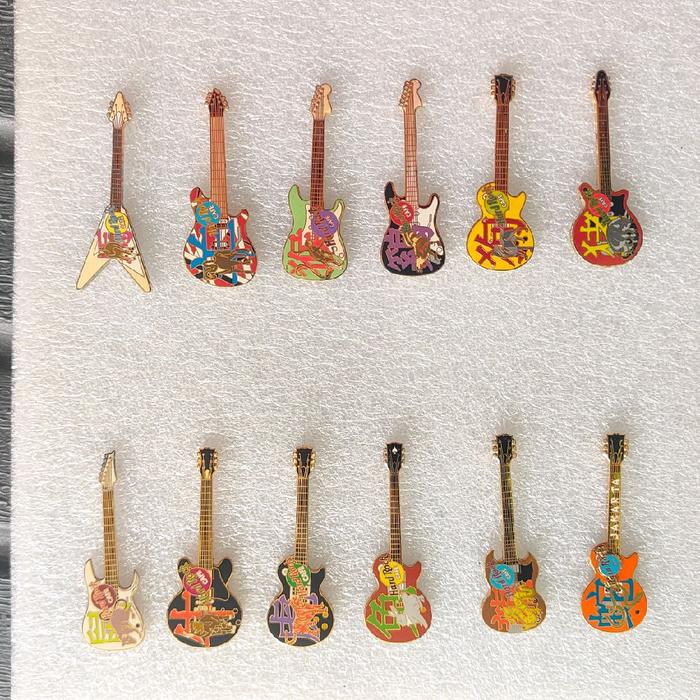 Hard Rock Cafe pin set, Jakarta, seri Chinese zodiac Asia guitar set, very rare