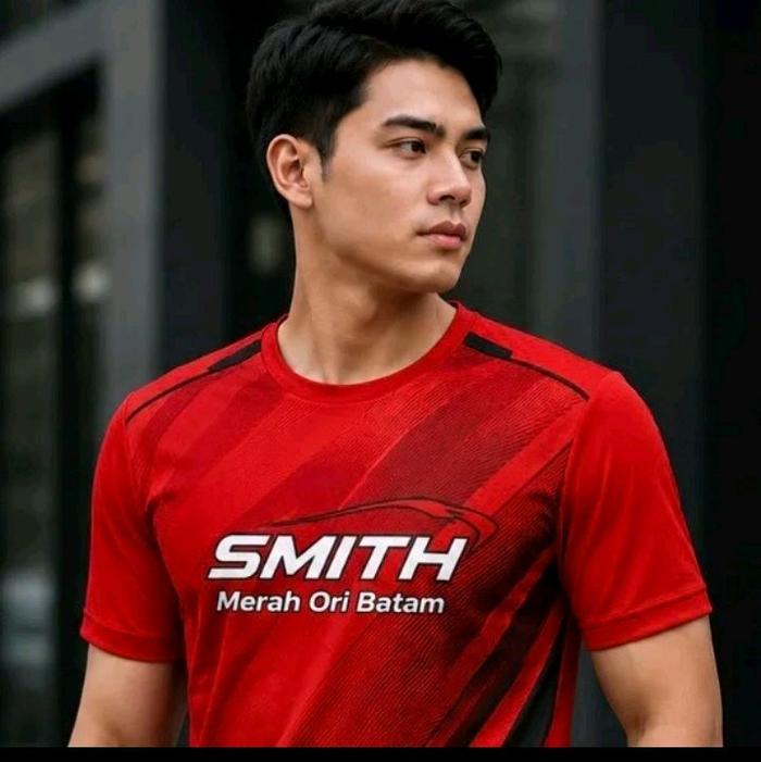 Smith & Lufman Full Flavor T-Shirt Hitam dan Putih dengan Desain Eksklusif dan Logo Mewah