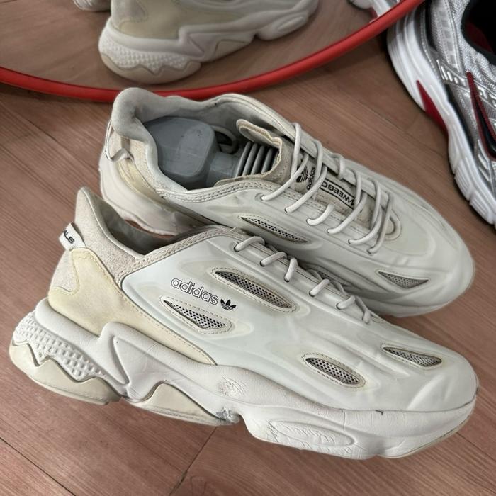 Adidas ozweego celox light cream run original murah - sneakers second market