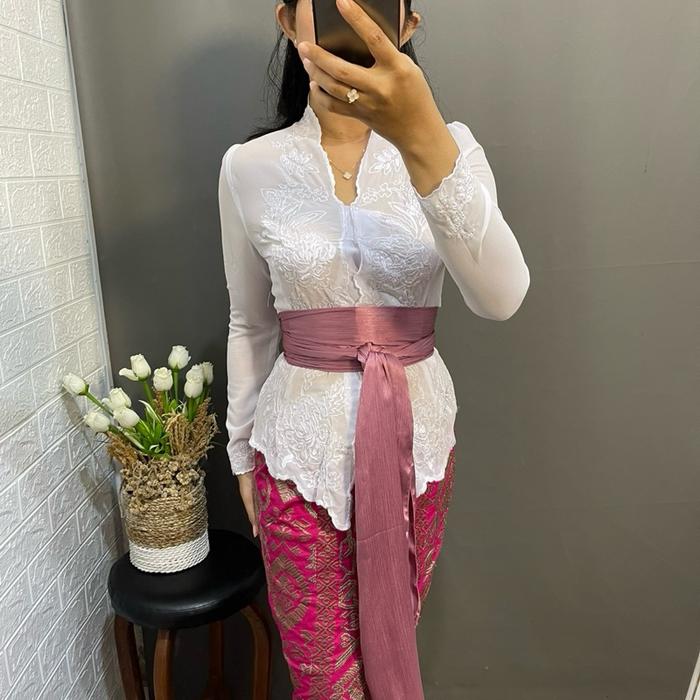 Kebaya bordir kualitas butik