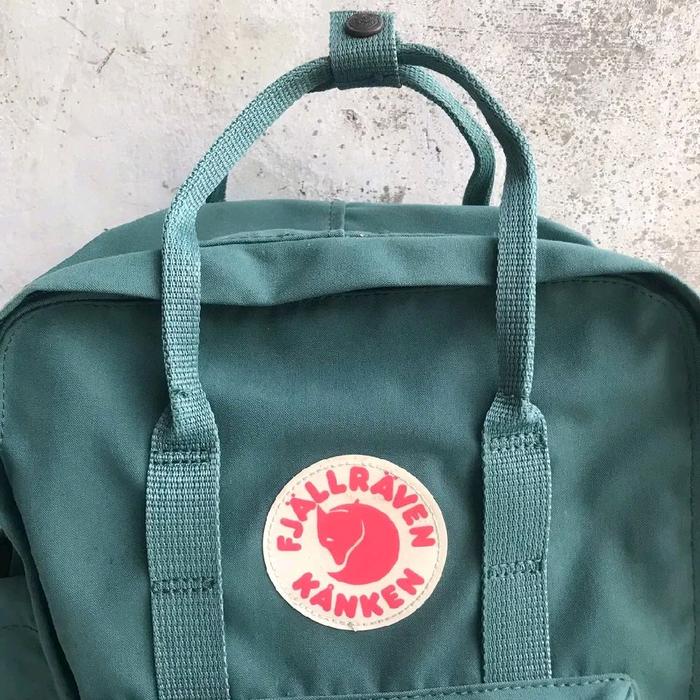 Fjallraven Kanken Outlong Original 100% Tas Selempang Hijau dengan Logo Merah