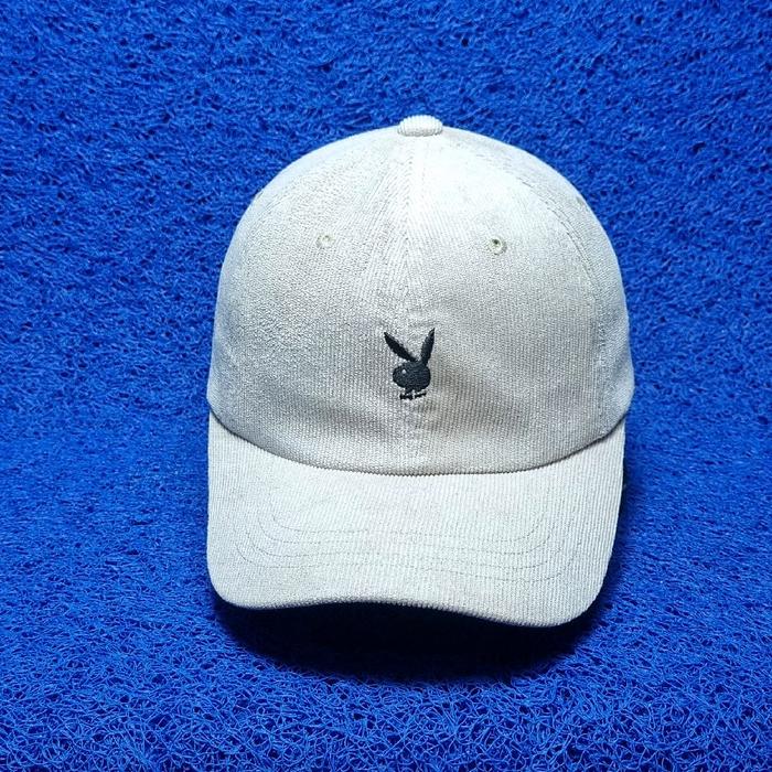 topi playboy bahan corduroy lembut  simple logo