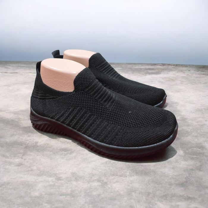 SL925 39-43 Sepatu Sneakers Pria Sailatu Full Hitam Import Bagus Kekinian Nyaman Olahraga Keren Baha