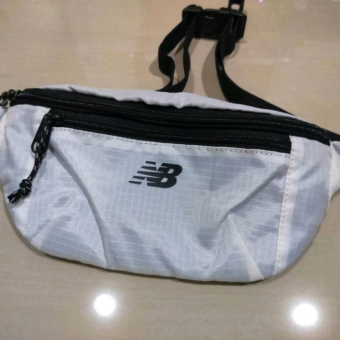 New Balance Sling Bag // tas pinggang // tas NB Putih