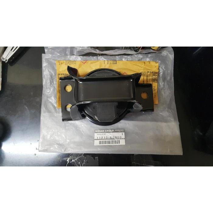 Mounting Kanan Nissan Livina & Latio ( MR18DE ) Insulator 11210-ED800 R1
