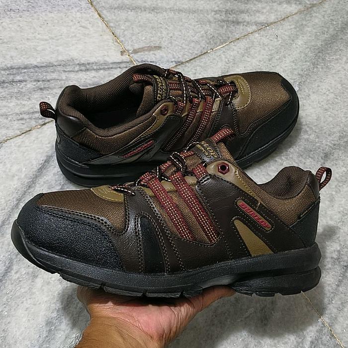 Sepatu Sneakers Pria Dunlop Motorsport Waterproof - Size 43 (27cm) Preloved
