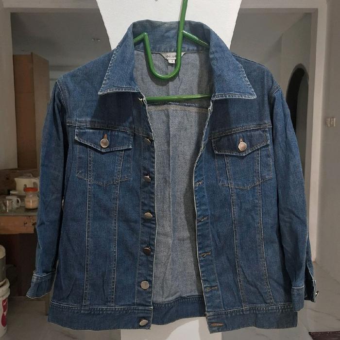 Jaket Jeans Wanita Details (Size M)