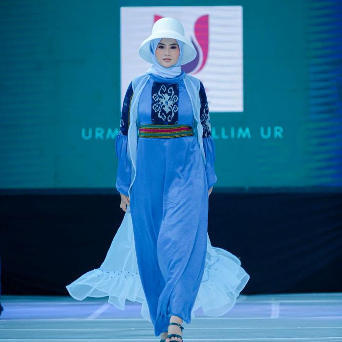set dress plus outer bahan santorini silk,outer bahan transparan warna biru langit