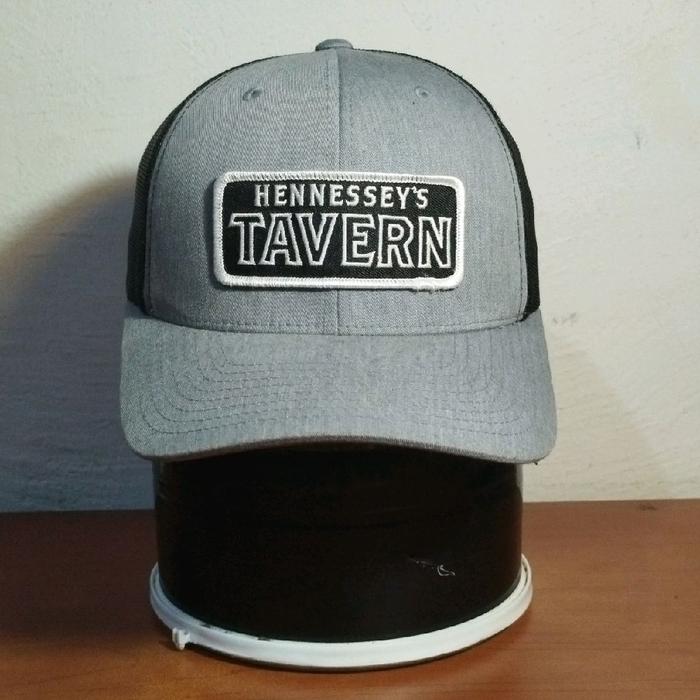 Topi Trucker Hennessy TAVERN
