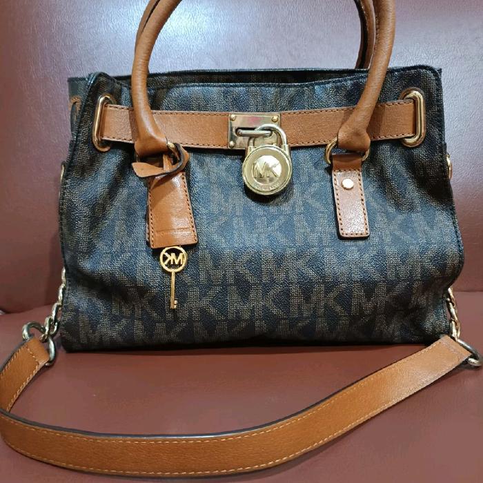 MK Tas Wanita Premium Branded Import Preloved Pribadi dengan Desain Elegan dan Tali Bahu yang Nyaman
