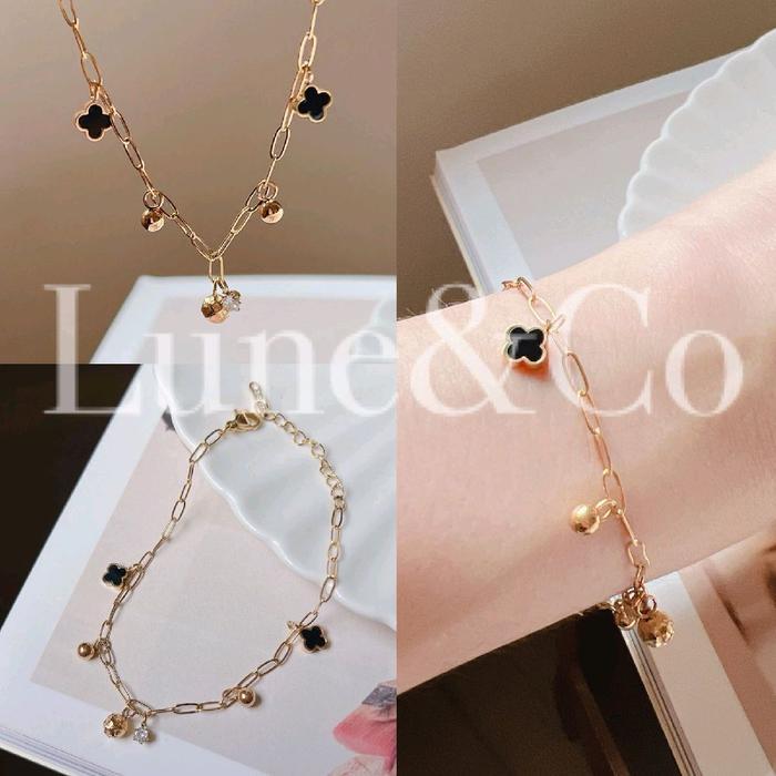 RS-380 Gelang Clover Black Charm Titanium