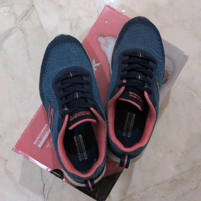 Preloved ORI Skechers GoWalk 6 Air Cooled Goga Mat Girls size 35 22cm
