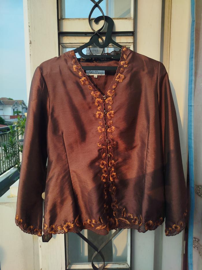 Kebaya Cokelat Lyna Halim (Indiana-Celyne-Evelyn) - PRELOVED