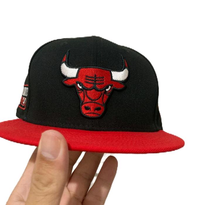 Topi baseball banteng putih merah