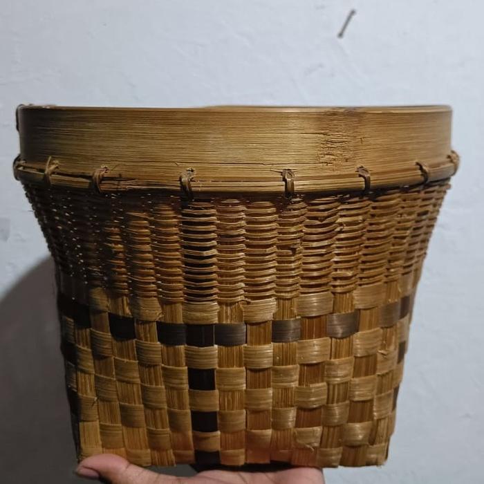 Keranjang Anyaman Bambu Centik Rinjing Tradisional – Wadah Serbaguna Kuat & Alami