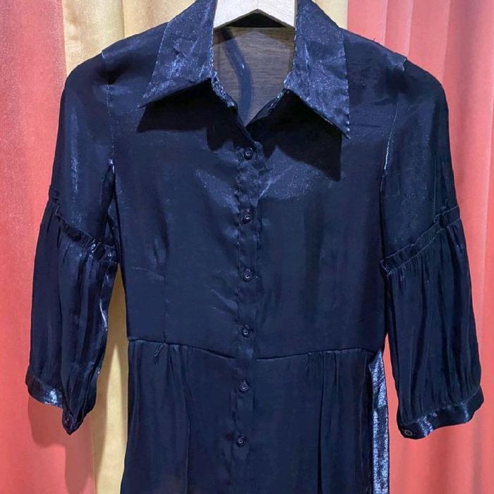 Kemeja Tipis Transparan Sheer Shirt Lengan Panjang Suzanna Wanasuka Biru Dongker