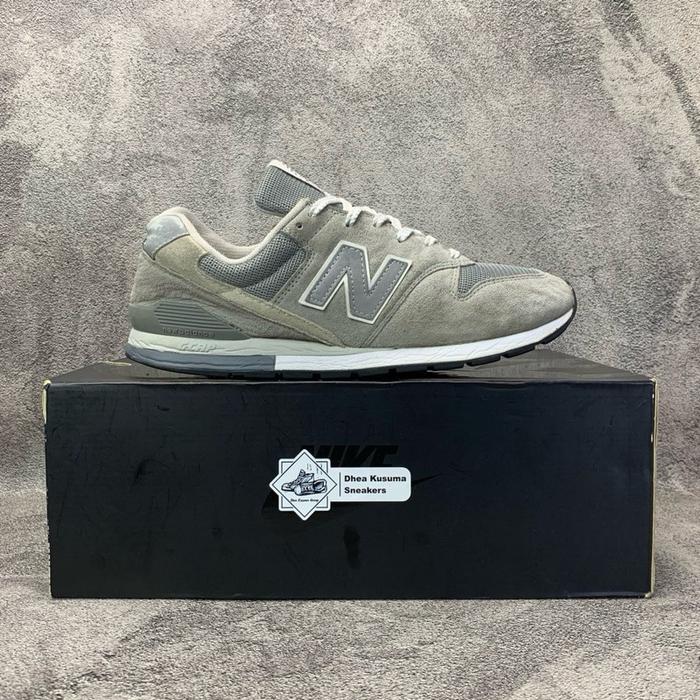 Sepatu Second Casual New Balance 996 Grey Silver Size 41,5 insole 26 cm Original Guarantee 100%