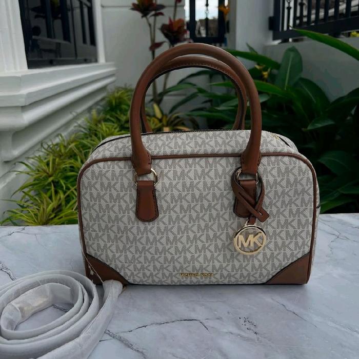 Tas Wanita MK Thomson Medium Duffle bag signature vanilla authentic