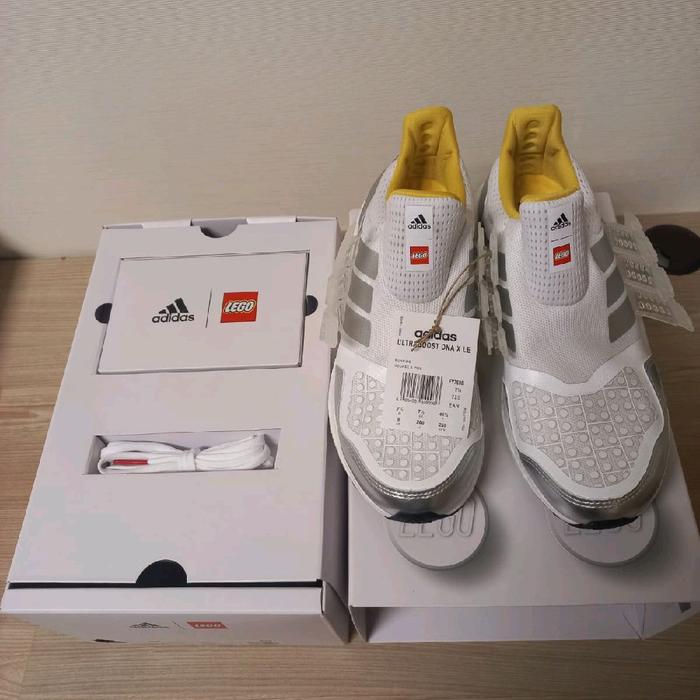 Adidas UltraBoost DNA x LEGO