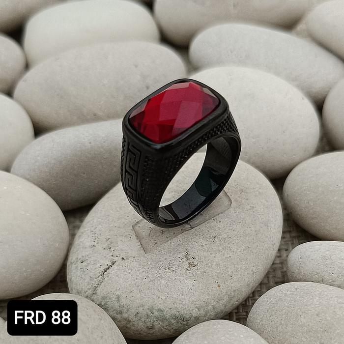 CINCIN TITANIUM BATU ONIK HITAM/MERAH MODEL KOTAK PRIA TERLARIS Elegan Stainless
