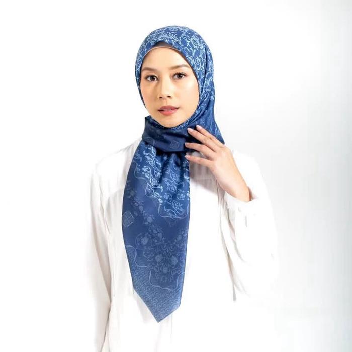 Zanine - ZA - Aurum Scarf Biru - Hijab Kerudung Segi Empat Bahan Voal