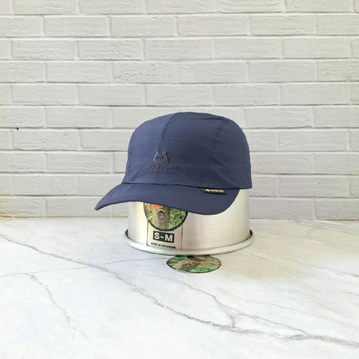 Topi Mountain Equipment Goretex
