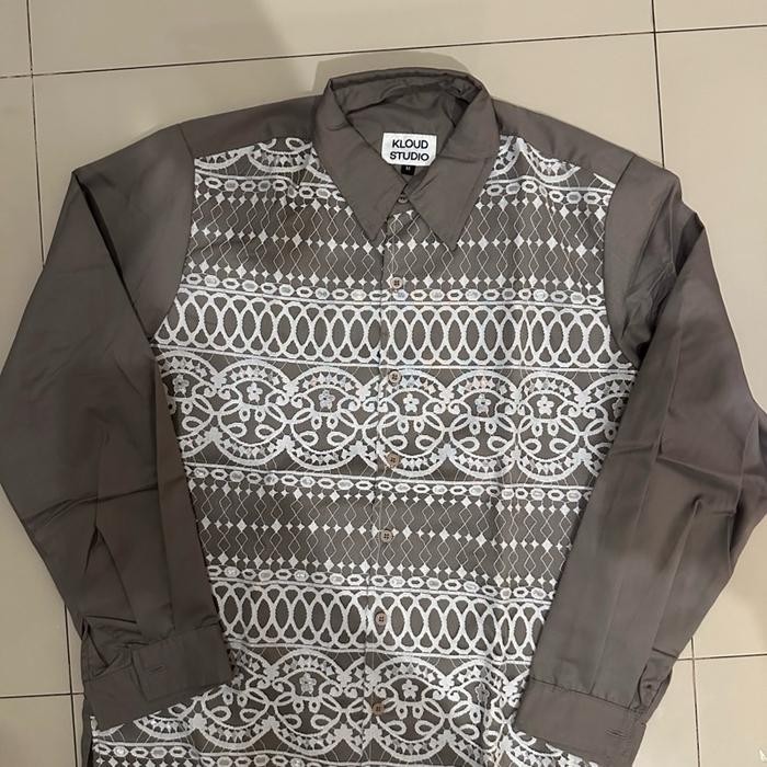 Kemeja Kloud Studio motif panjang preloved