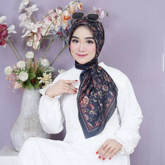 Hijab Motif Vokal Premium