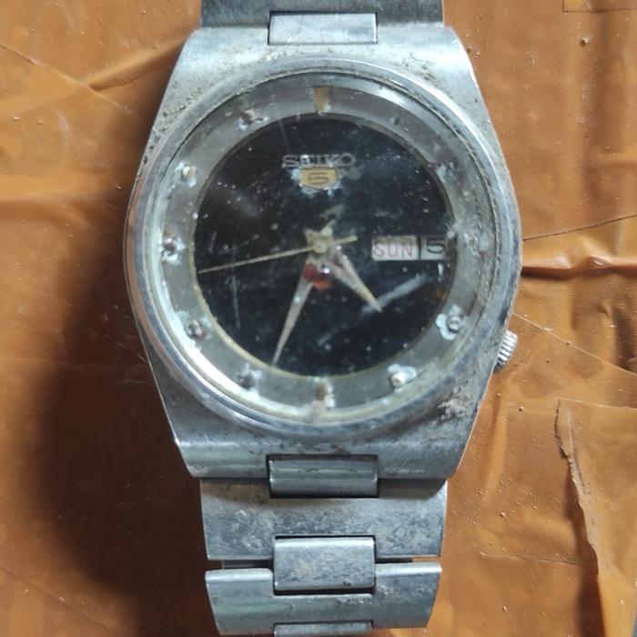 (BAHAN)Seiko Jam Tangan Tipe 5 Tampilan Hitam Tali Logam Elegan untuk Berbagai Kesempatan