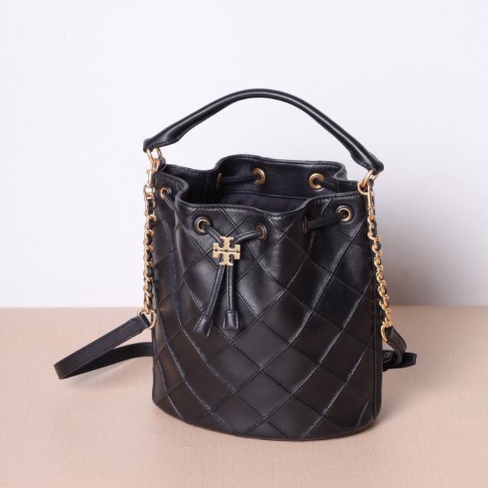 TORY BURCH LARGE FLEMING SOFT BUCKET BAG IN BLACK