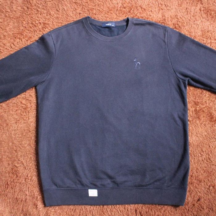 Sweater keren mantul"Hazzys" meterial katun tebal, tidak gampang kusut Size L  lebar  dada 53 panjan