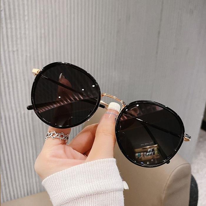 Kacamata Matahari Harga Terjangkau Frame Metal Tipis Lensa Polarized Anti UV untuk Pria dan Wanita d