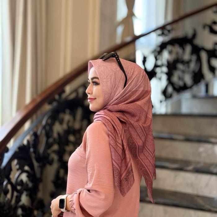 Hijab  Journey anggun series/hijab kekinian/hijab sultan Voal Segi Maroon Muslim Square Empat Navy
