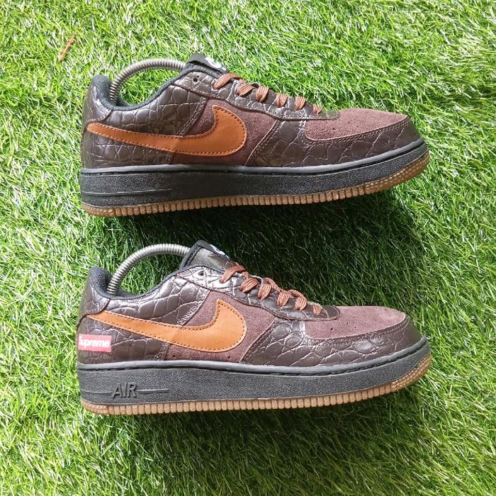 Sepatu Nike AF1 Supreme Brown