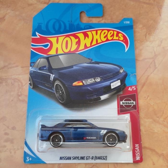Hot Wheels NISSAN SKYLINE GTR BNR32 biru YOKOHAMA